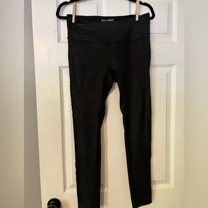 Chelsea DeBoer black leather leggings